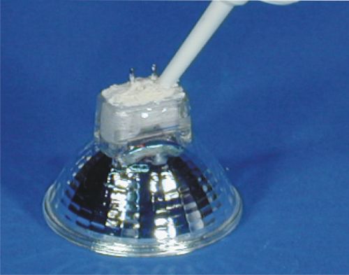Low Expansion Adhesive Bonds High Performance Quartz Lamps