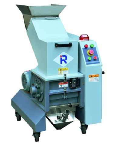 Middle Speed Granulator Beside Machines