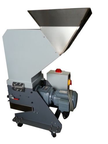 Slow Speed Granulating Machine