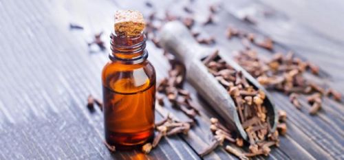 Clove Oil, Packaging Size : 1-180 Kg