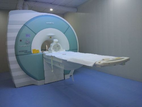 Siemens MRI Machine, Voltage : 220V