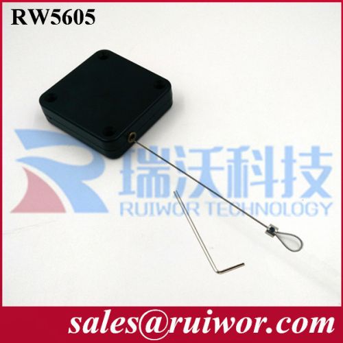 RW5605 Adjustable Wire Loop Lanyard Box Size: 63.5x63.5x17.5 mm