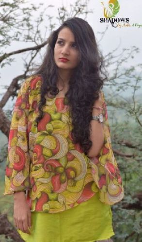 Ladies Georgette Designer Printed Top, Size : M, XL