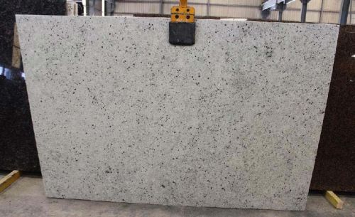 Bush Hammered Colonial White Granite Slabs, Size : Multisizes