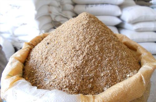 Natural Wheat Bran Animal Feed, Packaging Type : Brown-Yellow for Pig