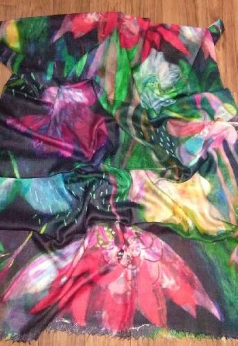 Digital Print Fine Wool Stoles, Feature : Anti-Wrinkle, Breath Taking Look, Comfortable, Easily Washable