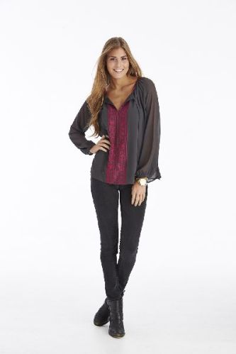 Ladies Rayon Georgette Top With Contrast Computer Embroidery