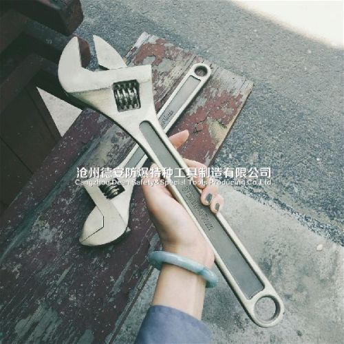 BE-CU 10 Inch Adjustable Wrench 10inch, Brand Name : DEAN TOOLS