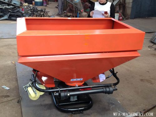 Fertilizer Spreader, Packaging Type : red