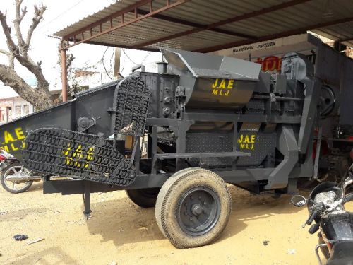 Auto Feeding Thresher Machine