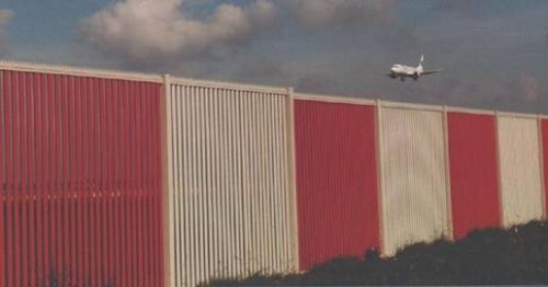 LOW IMPACT RESISTANCE FRANGIBLE FENCE