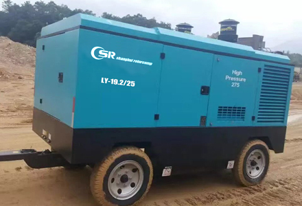 Diesel Portable Screw Compressor, Brand Name : Shanghai rotorcomp