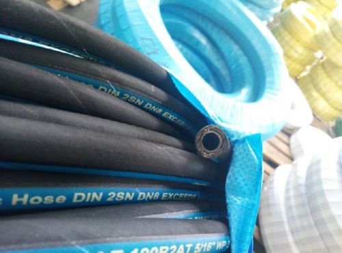 Rubber Hose, Packaging Type : blue