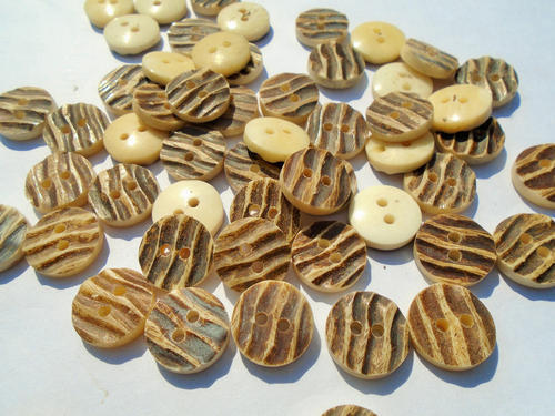 Buffalo Bone Buttons, Style : Common