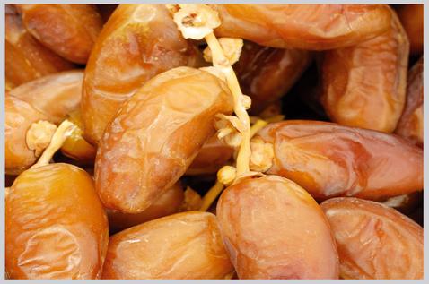 Deglet Nour Dates