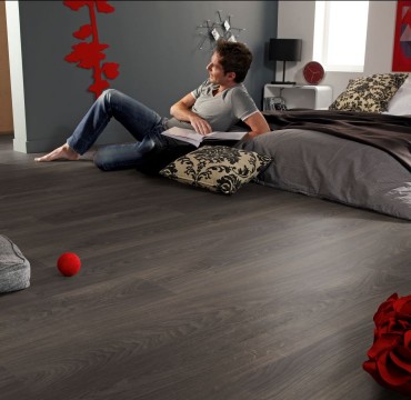 Wood laminate flooring