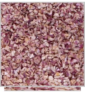 Dehydrated red onion flakes