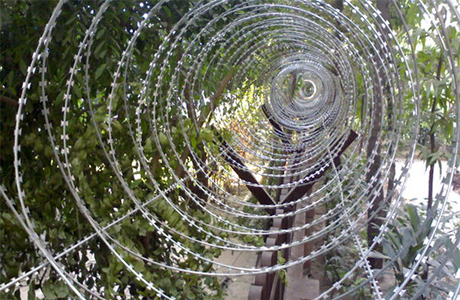 Reinforced Barbed Tape, Feature : Quality Assured.