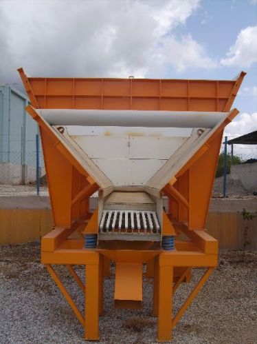 Vibrating Stone Feeder