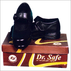 AGE 17 Womens Safety Shoes, For Industrial, Color : Black