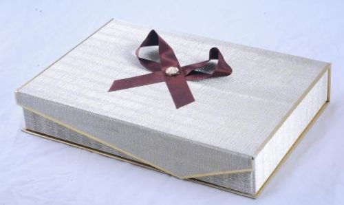 Customized gift boxes