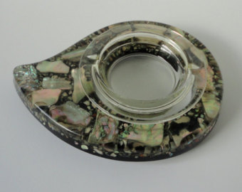 Leaf Shape Polished Resin Ashtray, For Collecting Dust, Size : 10x15cm, 12x15cm