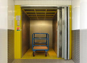 Manual Electric Goods Elevator, For Industrial, Power : 1-3kw