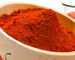 Dry red chilli, Damaged And Discolored Pods : 3% Max