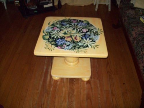 Printed Wood Hand Painted Coffee Table, Size : 84*84*79 Cm
