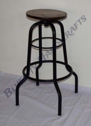 Material Used Iron Mango Wood 1060 Bar Stool