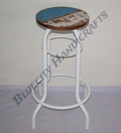 1068 Bar Stool