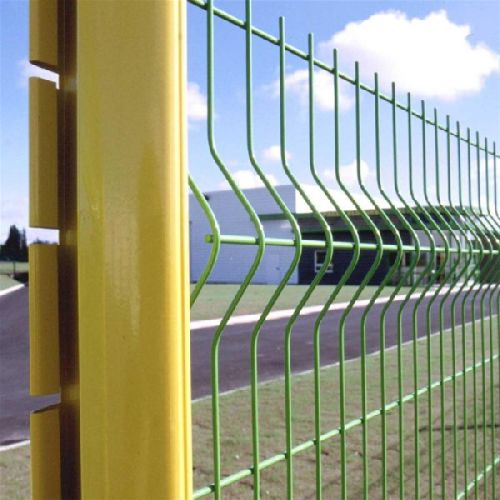 Beautiful PVC Coated Triangle Welded Wire Mesh Fence