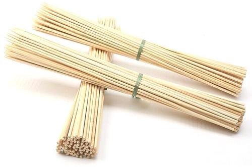 Smoothly Bamboo Sticks, For Wall Hangings, Furniture, Mats Etc, Feature : Fine Quality, Flammable