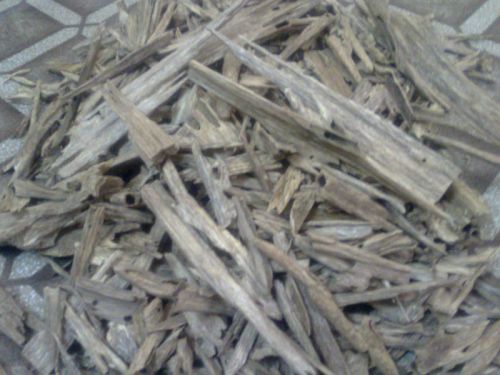 Agarwood Chips Grade D, For Fragrance, Purity : 99%