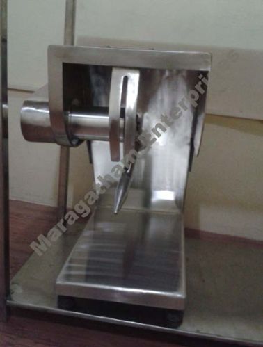Electric AUTOMATIC STAINLESS STEEL 20-30kg Chicken Cutting Machinery, Certification : INDIAN STANDARD