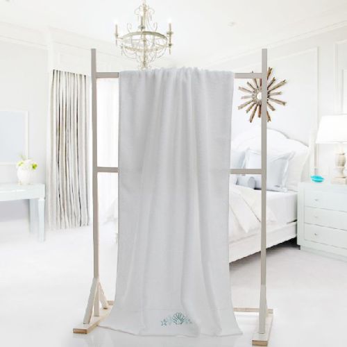 White Hotel Bath Towels With Starfish Embroidery