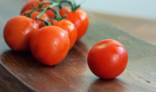 Organic Fresh Tomato, Color : Red