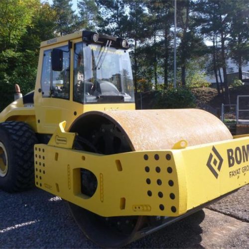 SMOOTH SINGLE DRUM ROLLER, Brand Name : BOMAG