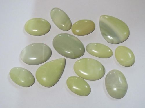 Quartz Gemstone Cabochons, Feature : Durable, Dustproof, Eco Friendly, Fine Finishing, Light Weight