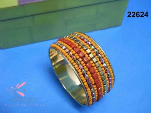 Polished Plain Metal Fashion Bracelet (22624), Gender : Women