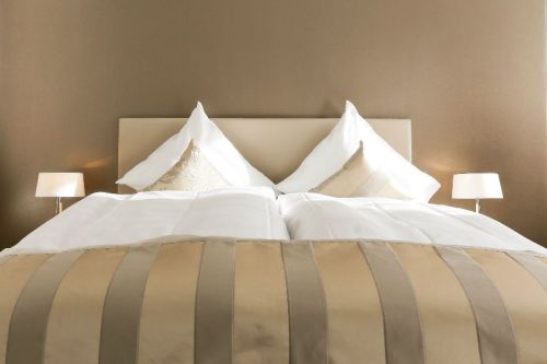 100% Cotton Hotel Textiles, Packaging Type : Cream, White, Etc