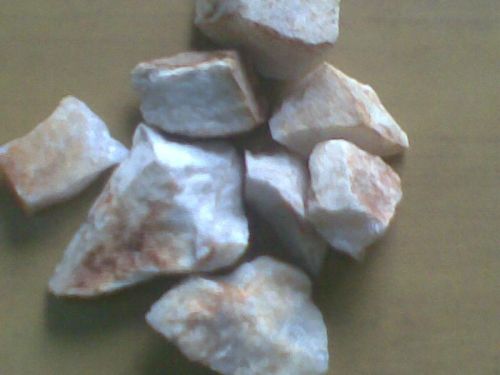 Quartz Lumps, Grade : Industrial Grade