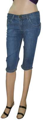 Ladies Denim Capris Item Code : II-LDC-008