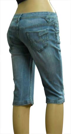 Ladies Denim Capris Item Code : II-LDC-009