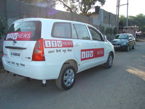 04 Broadcast Van