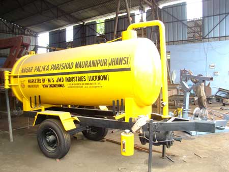 Tractor Cuppled Suction Machine