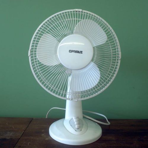 Solar Oscillating Table Fan