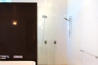 Frameless Glass Shower Screens