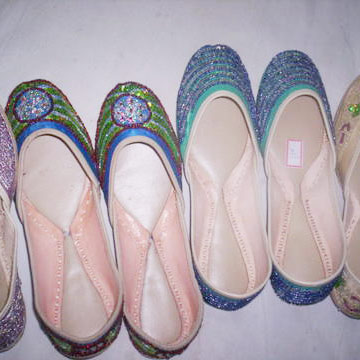 Women Leather Floral Kiwi Jutti, Gender : Female