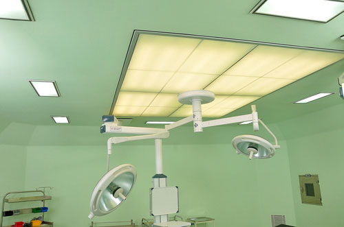 Operation Theater Lights, Packaging Type: Carton Box